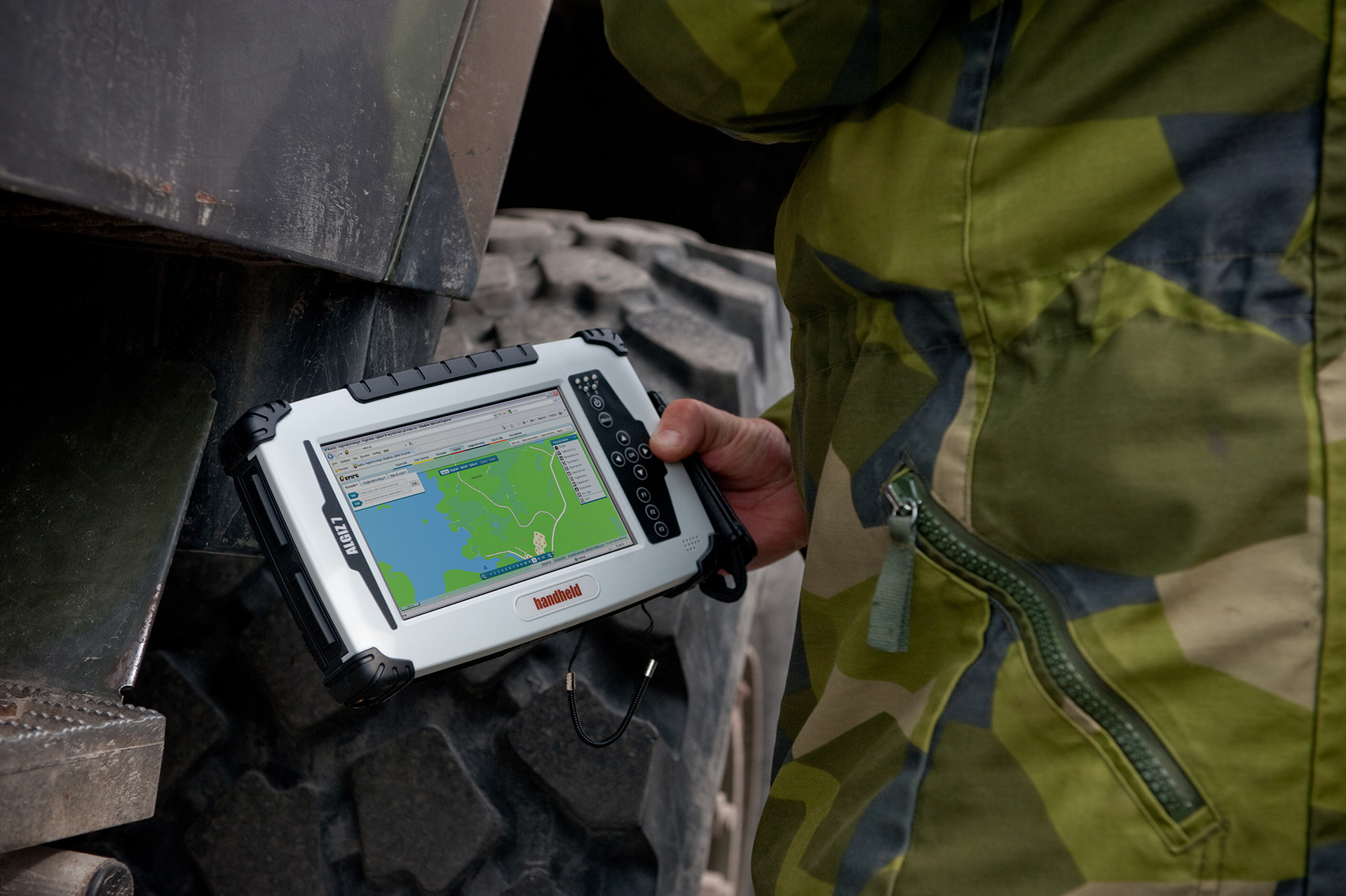 Algiz-7-super-rugged-tablet-military-vehcile-new.jpg